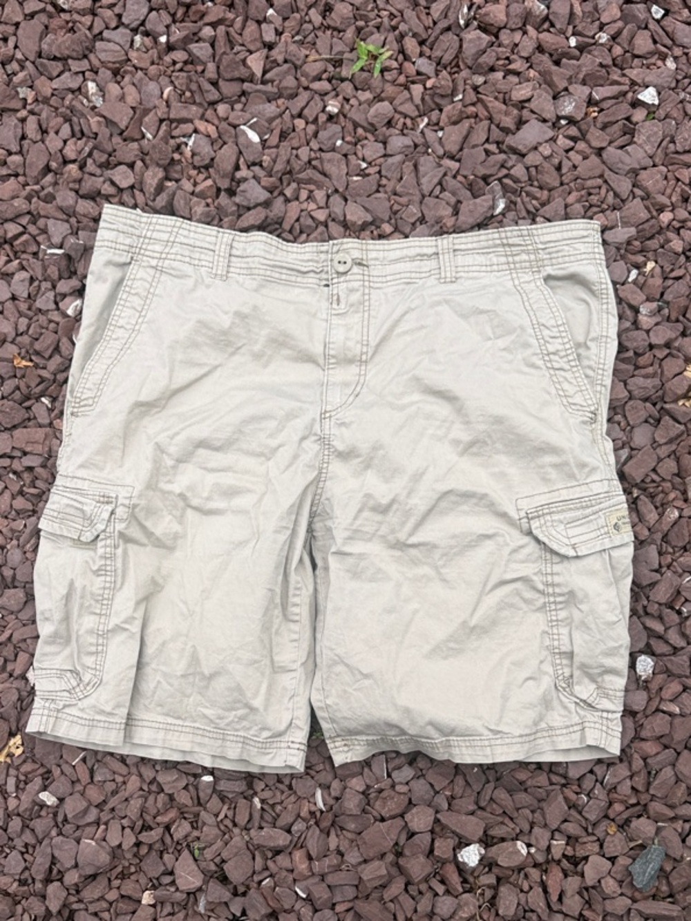 Men’s Union Bay Cargo Shorts Size 42 good condition